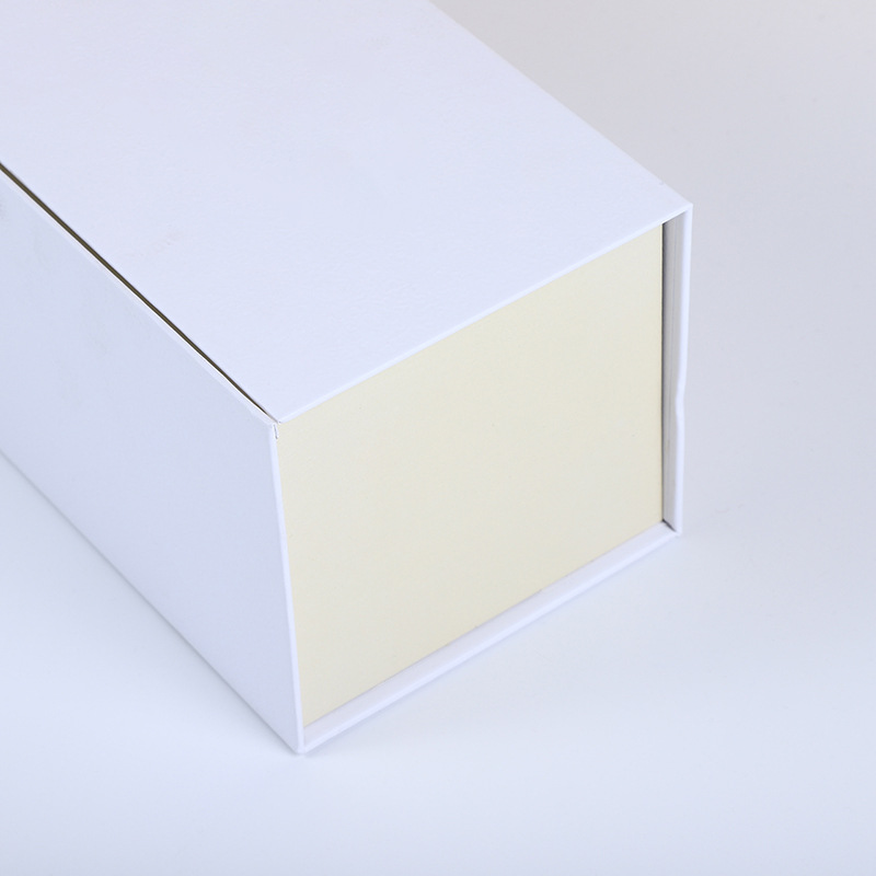 Magnetic Boxes with Ribbon Magnetic Boxes with Ribbon