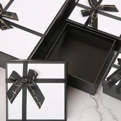 Hight End Custom Birthday Gift Box Supplier